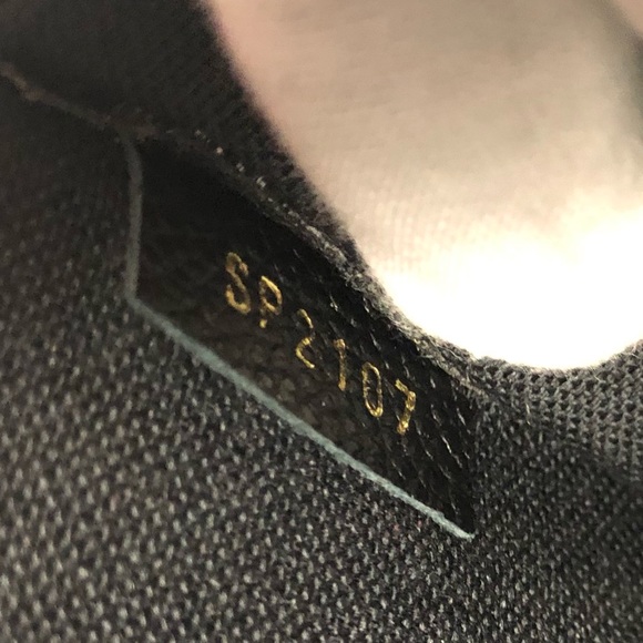 💯AUTHENTIC LOUIS VUITTON CROSSBODY - Picture 8 of 13